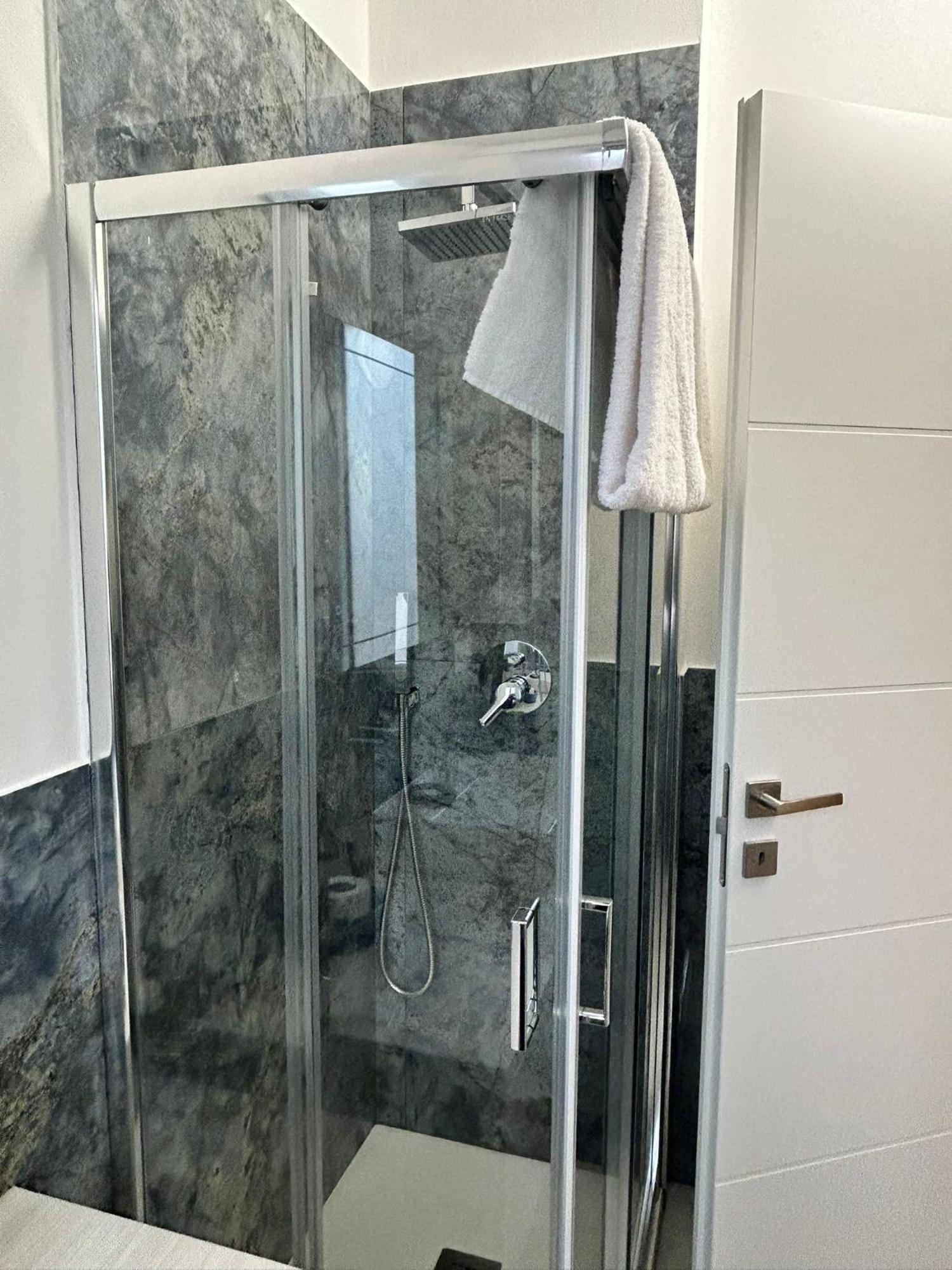 Urban Suite Milano Luaran gambar