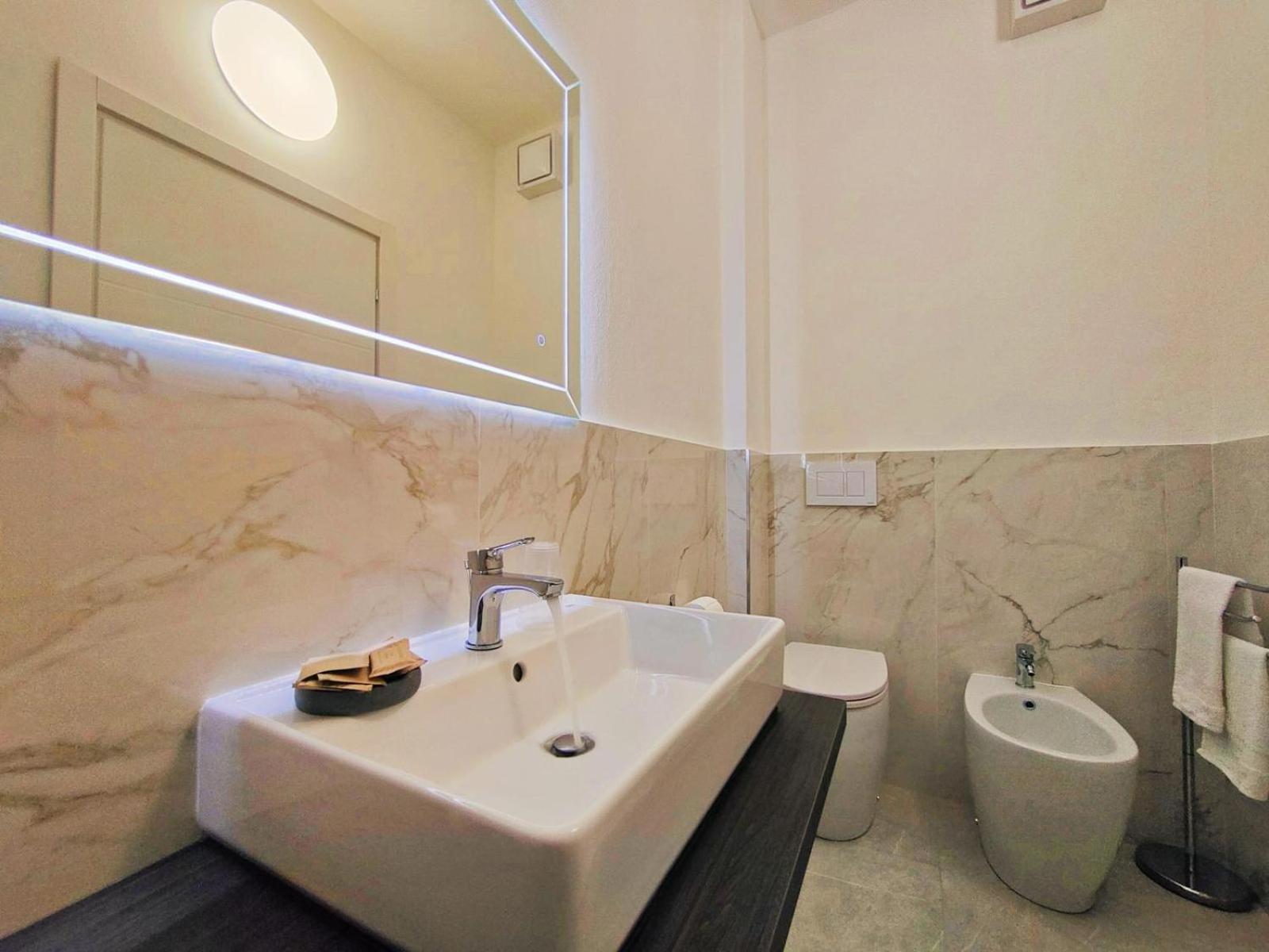 Urban Suite Milano Luaran gambar